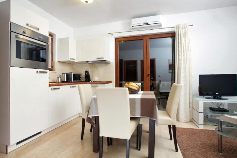 Apartments Tisno - Villa Mare Exteriör bild