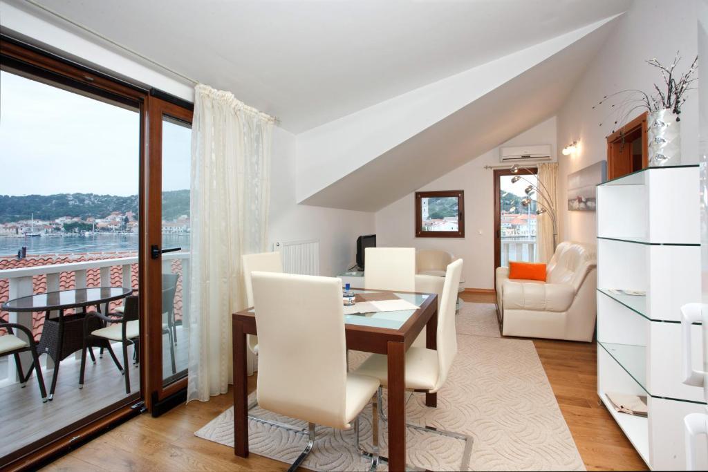Apartments Tisno - Villa Mare Rum bild