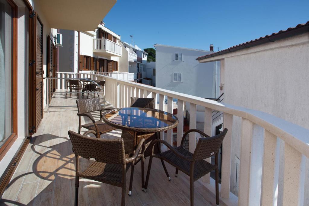 Apartments Tisno - Villa Mare Rum bild